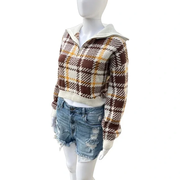 Almost Famous Crop Top - Picture 4 of 8